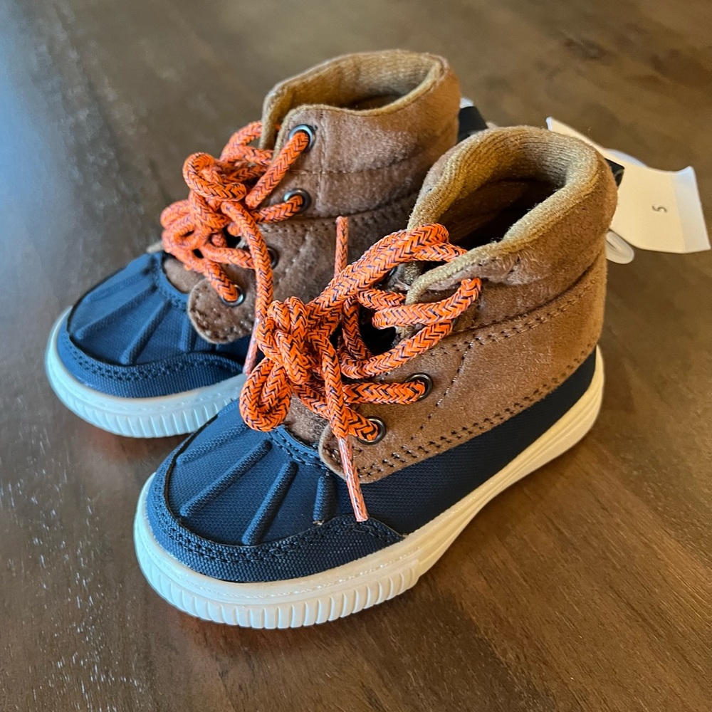 NWT Toddler Boy Boots - OshKosh size 5 - new